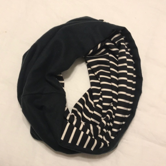 Accessories - Infinity scarf